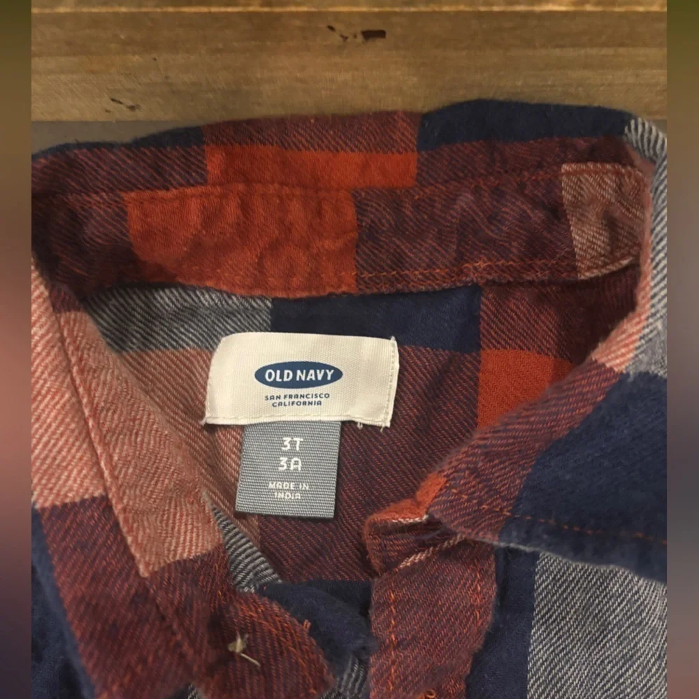 Old Navy Boys Size 3T Long Sleeve Red/Blue Plaid Button Down